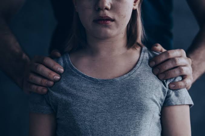 Padrasto é preso suspeito de violentar a enteada de 12 anos